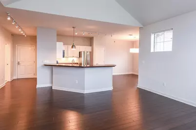 4120 S Lake Dr #450, Saint Francis, WI 53225 - Photo 14