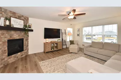 1870  Nottingham Dr, Racine, WI 53182 - Photo 2