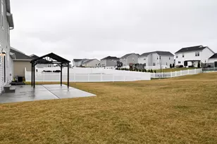 1870 Nottingham Dr, Racine, WI 53182 - Photo 34