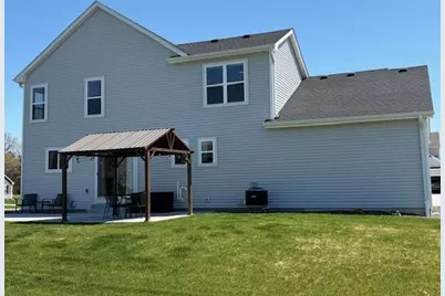1870  Nottingham Dr, Racine, WI 53182 - Photo 2