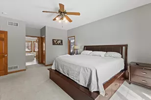 W177N5440 Legend Ct, Menomonee Falls, WI 53051 - Photo 28