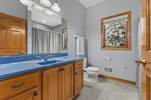 W177N5440 Legend Ct, Menomonee Falls, WI 53051 - Photo 34