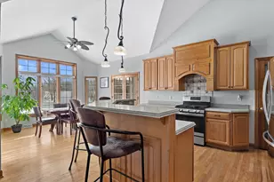 W177N5440 Legend Ct, Menomonee Falls, WI 53051 - Photo 16