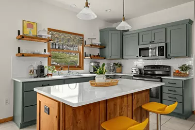 867  Olympic Dr, Onalaska, WI 54650 - Photo 8