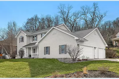 867  Olympic Dr, Onalaska, WI 54650 - Photo 1