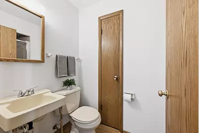 2868 N 118th St, Wauwatosa, WI 53222 - Photo 26