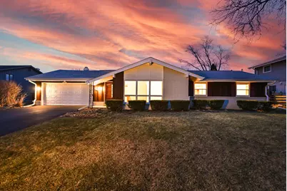 2868 N 118th St, Wauwatosa, WI 53222 - Photo 2