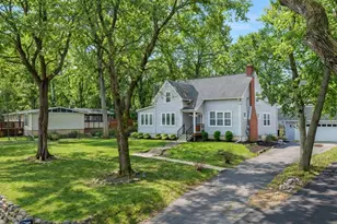 812 Van Slyke Dr, Fontana, WI 53125 - Photo 4