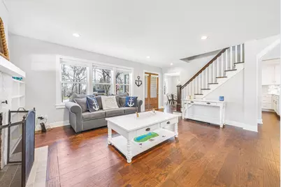 812  Van Slyke Dr, Fontana, WI 53125 - Photo 2