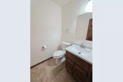 W165N10602  Wagon Trl, Germantown, WI 53022 - Photo 24