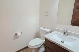 W165N10602 Wagon Trail, Germantown, WI 53022 - Photo 24