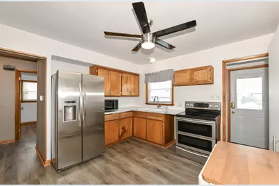 2566 S 64th St, Milwaukee, WI 53219 - Photo 10
