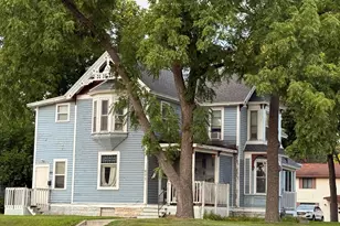 823 West Ave, La Crosse, WI 54601 - Photo 1