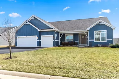560 N Boulder Ridge Dr, Lake Geneva, WI 53147 - Photo 2