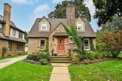 8027 W Woodland Ave, Wauwatosa, WI 53213 - Photo 40