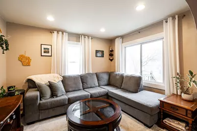 607 S Oak Park Ct, Milwaukee, WI 53214 - Photo 4