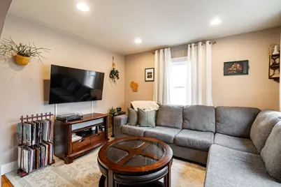 607 S Oak Park Ct, Milwaukee, WI 53214 - Photo 2