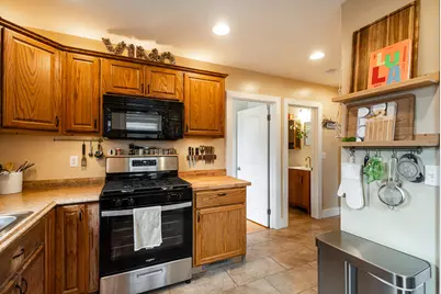 607 S Oak Park Ct, Milwaukee, WI 53214 - Photo 10