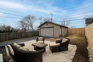 607 S Oak Park Ct, Milwaukee, WI 53214 - Photo 28