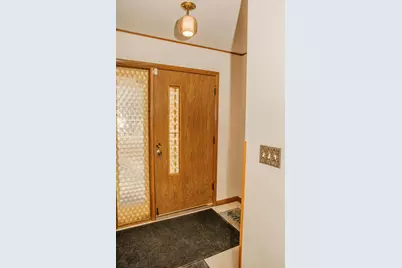 4200 S McCarty Ave, Saint Francis, WI 53235 - Photo 10