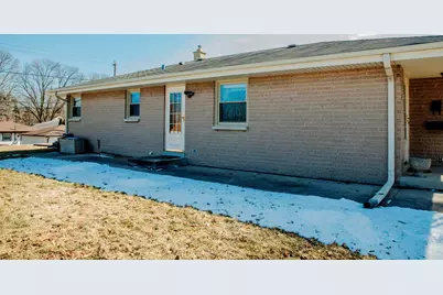 4200 S McCarty Ave, Saint Francis, WI 53235 - Photo 2