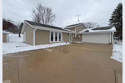 N97W21763  White Horse Dr, Germantown, WI 53017 - Photo 8