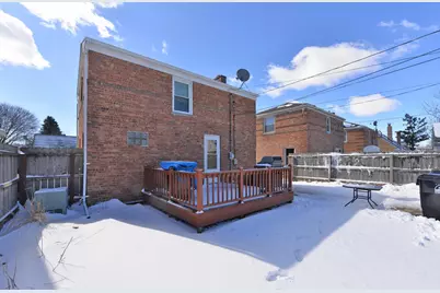 2324  Gilson St, Racine, WI 53403 - Photo 28