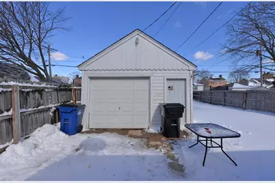 2324  Gilson St, Racine, WI 53403 - Photo 30