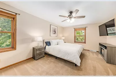 N108W16351  Scarlet Dr, Germantown, WI 53022 - Photo 22