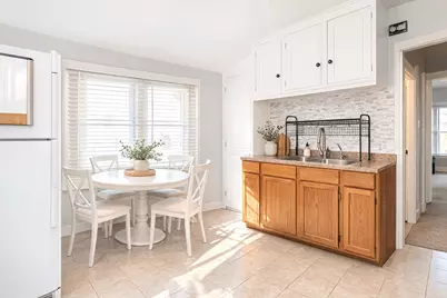 2615 N Wauwatosa Ave, Wauwatosa, WI 53213 - Photo 8