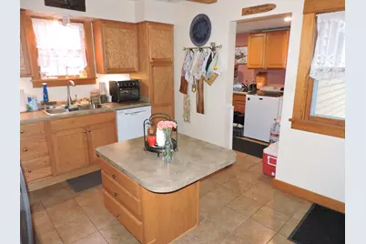 516  Riverside Dr, Fort Atkinson, WI 53538 - Photo 8