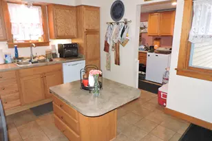 516 Riverside Dr, Fort Atkinson, WI 53538 - Photo 8