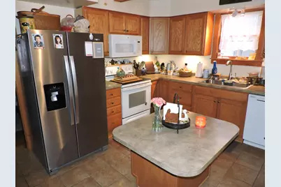 516  Riverside Dr, Fort Atkinson, WI 53538 - Photo 6