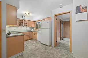 3337 Kensington Ct, Racine, WI 53405 - Photo 10