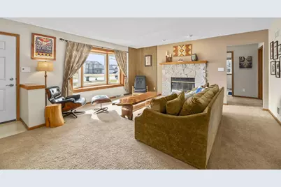 2512  Rebecca Dr, Racine, WI 53402 - Photo 4