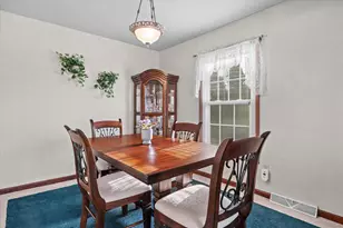 10235 W Cascade Dr, Franklin, WI 53132 - Photo 16