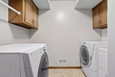 10235 W Cascade Dr, Franklin, WI 53132 - Photo 20