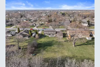 10235 W Cascade Dr, Franklin, WI 53132 - Photo 30