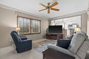 10235 W Cascade Dr, Franklin, WI 53132 - Photo 8