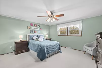 10235 W Cascade Dr, Franklin, WI 53132 - Photo 22