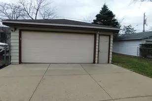 6535 Powell Pl, Wauwatosa, WI 53213 - Photo 20