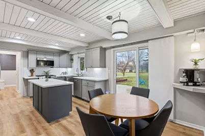 S83W32784 N Oak Tree Ct, Mukwonago, WI 53149 - Photo 10