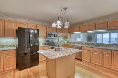 N24W30375  Crystal Springs Dr, Delafield, WI 53072 - Photo 14