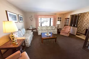 15175 W Kingsway Dr, New Berlin, WI 53151 - Photo 4