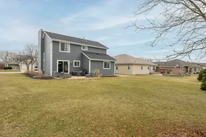 3800  Rivers Crossing Dr, Waukesha, WI 53189 - Photo 4