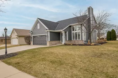 3800  Rivers Crossing Dr, Waukesha, WI 53189 - Photo 2