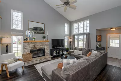 3800  Rivers Crossing Dr, Waukesha, WI 53189 - Photo 8