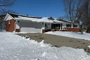 1134 Bluebird Ln, Racine, WI 53182 - Photo 1