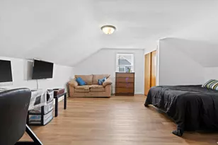 915 Carol St, Watertown, WI 53094 - Photo 8