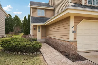 7533 W Tuckaway Creek Dr, Franklin, WI 53132 - Photo 2